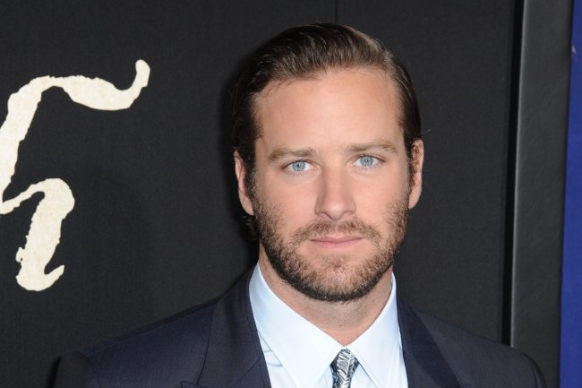 Hilary Duff posed completely naked! - TV Exposed Daily News Magazine