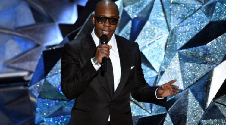 Dave Chappelle can’t stop talking about how much he loves Kevin Hart!