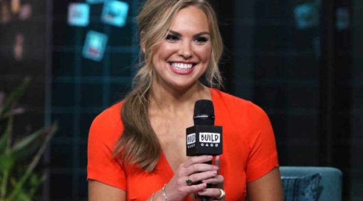 Hannah Brown revealed her DMs with Taylor Swift