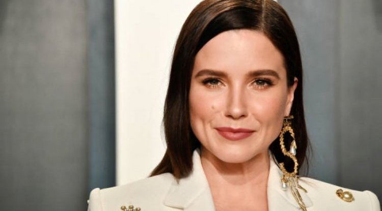 Sophia Bush is back in a new show!