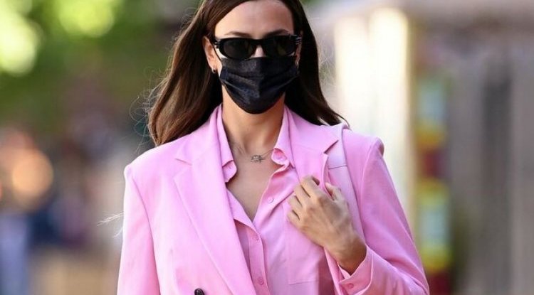 IRINA SHAYK WORE THE LATEST FASHION TREND: If you want to wear a suit this summer, this is the right way!