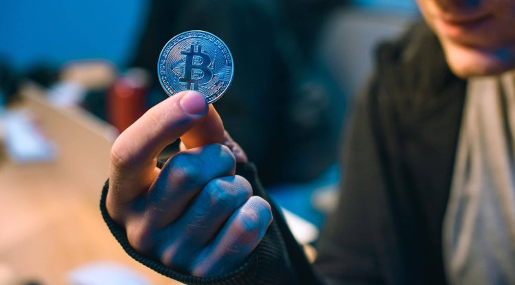 Find out how you can trade the price of gold online and what the ratio of gold to Bitcoin is