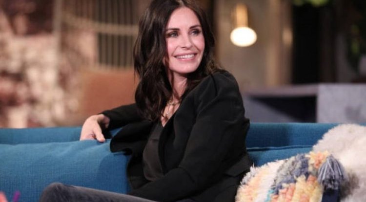 Courteney Cox and Ed Sheeran replicated the dance of Monica and Ross from Friends!