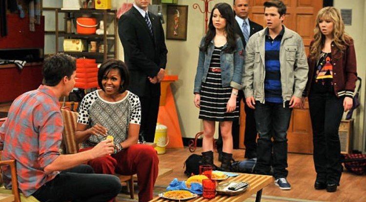 After ten years, the cast of the "iCarly" reunites!