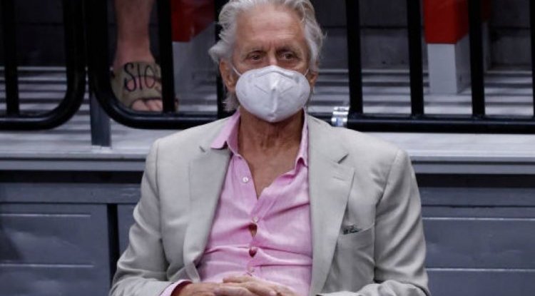 Michael Douglas embarrassed at his daughter's prom