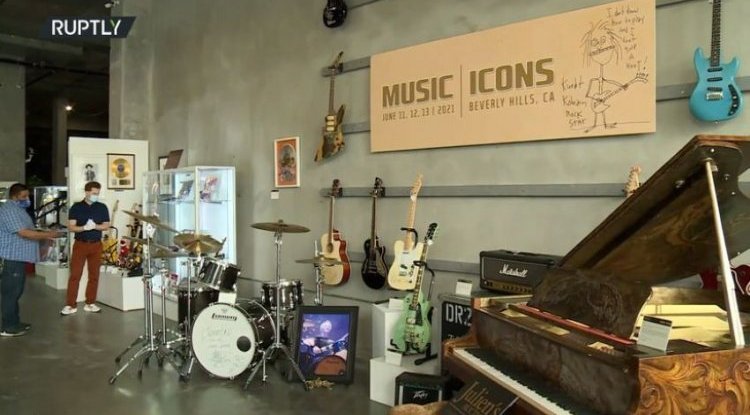 Music Auction to Remember: From Bob Dylan's Texts to Britney Spears' break up songs!