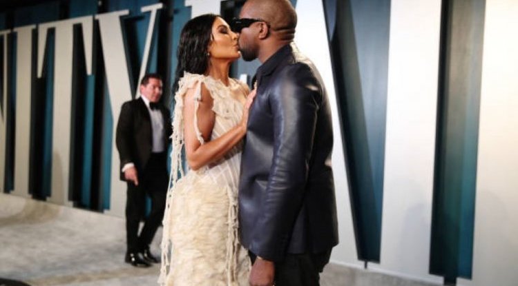 Kanye West Unfollowed The Kardashians On Twitter!