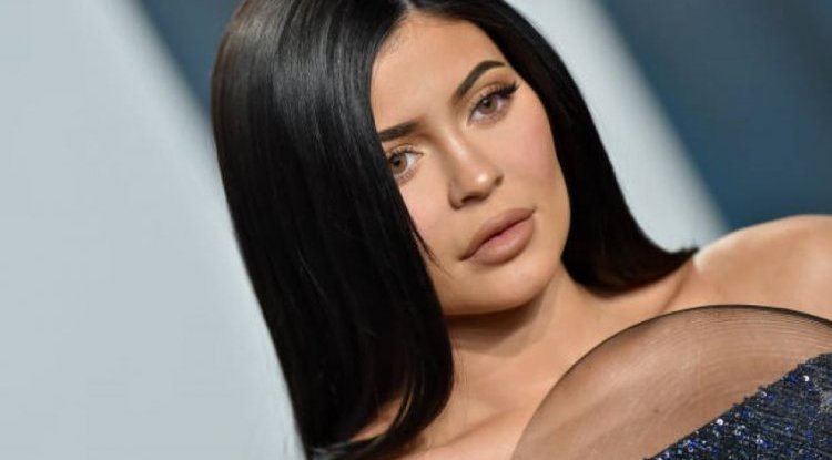 When pictures speak louder than words: The shocking change of Kylie Jenner!