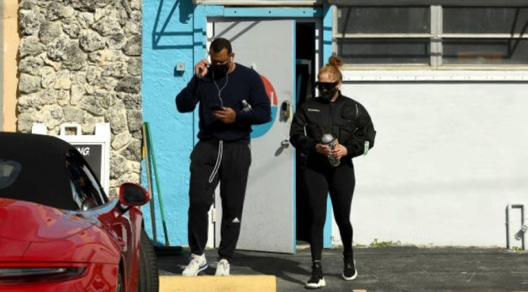 Did JLo's Ex Fiancé Caught Another Beauty's Attention?