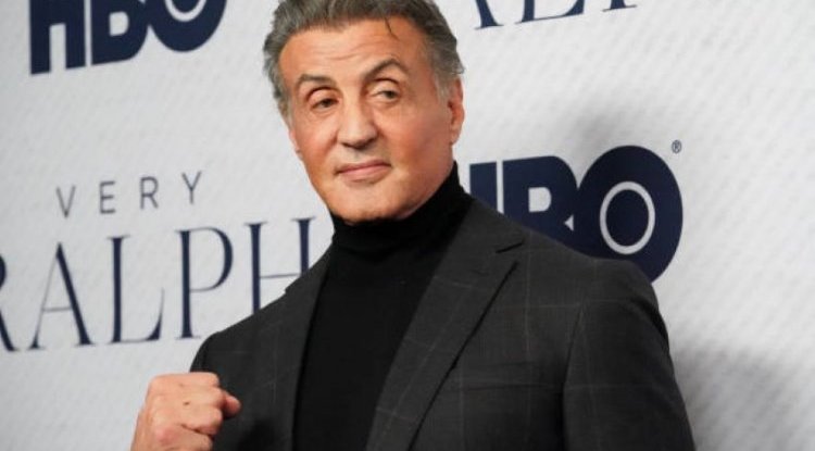 The famous Rocky posed with his wife and daughters, and people couldn't see a difference!