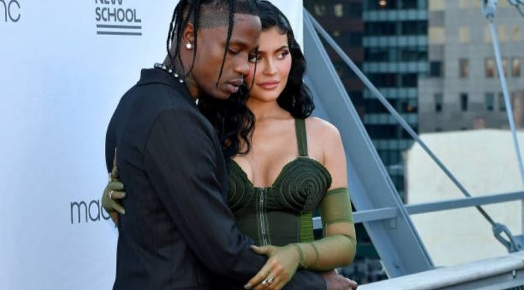 Kylie Jenner back with her ex!
