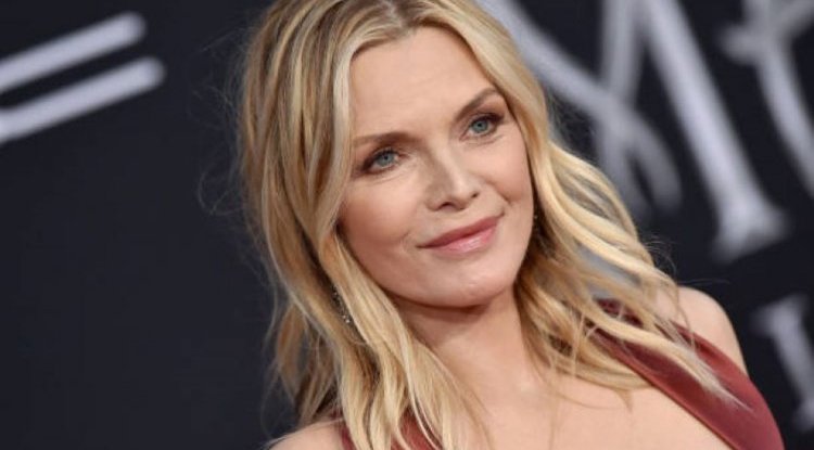 Beauty from "Scarface" photographed without a shred of makeup!
