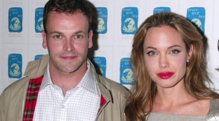 It is rumored that they reconciled after 22 years: Here is why the marriage of Angelina Jolie and Jonny Lee Miller broke up