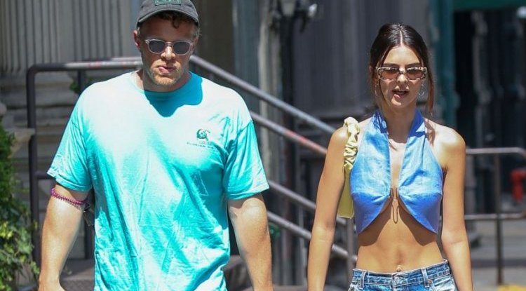 The model has already been criticized, and now the fans are mad because of this outfit!