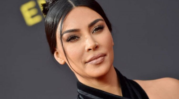 Disheveled Kim Kardashian in lingerie!