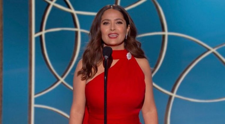 Salma Hayek has an unusual pet! The actress meditates with an owl, but also watches television with it!