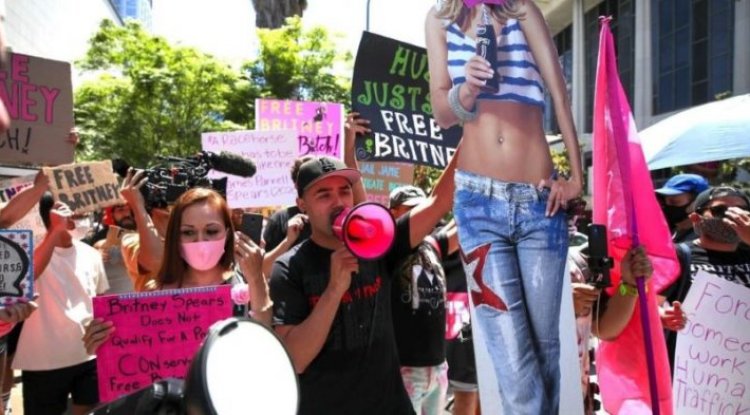 The stars expressed their support for Britney Spears: With her are Mariah Carey, Cher, Brandy, Halsey...