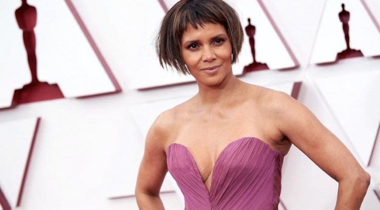 No one can believe she looks like this at 54!