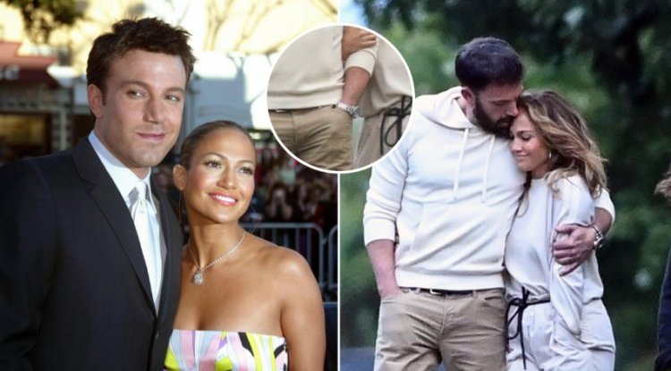 Affleck still wears a watch given to him by J. Lo 20 years ago