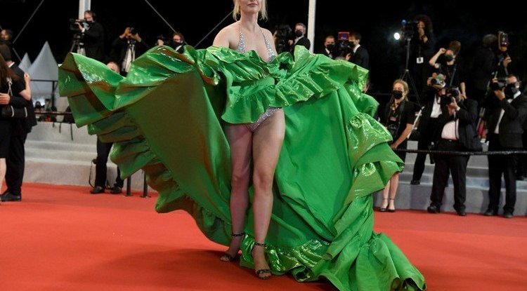 It was not clear to anyone why she wore it, but, all eyes were on her!