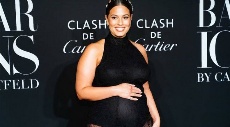 The most famous plus size model on a walk with her husband: Because of her appearance, there is a "war" on social networks!