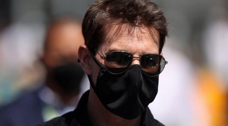 Tom Cruise threatened: Either you all get vaccinated or I'm leaving!