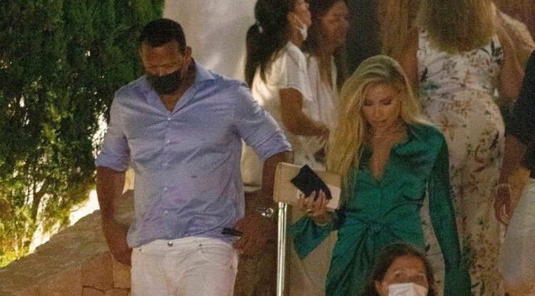 ALEX RODRIGUEZ IS PICKING BETWEEN A BRUNETTE AND A BLONDE?