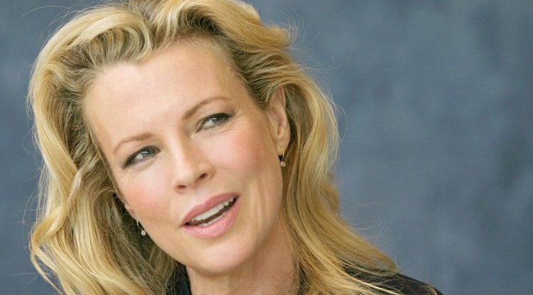 The role of Bond's girlfriend opened all the doors for Kim Basinger and brought her the status of a sex symbol