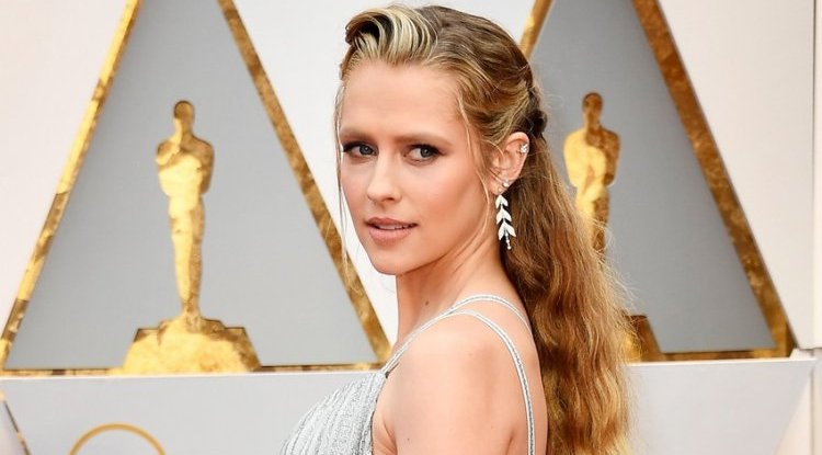 Teresa Palmer has been breastfeeding her children for the past seven ...