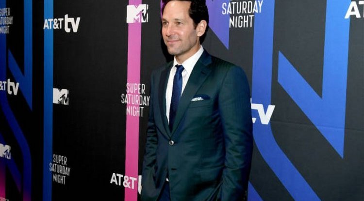 Paul Rudd was seen in London and many say that he doesn't age!
