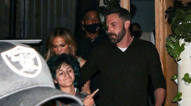 Jennifer Lopez goes out with Ben Affleck and her daughter!