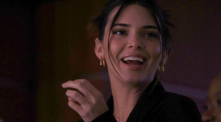 Kendall Jenner posed in a bikini and showed her natural beauty!