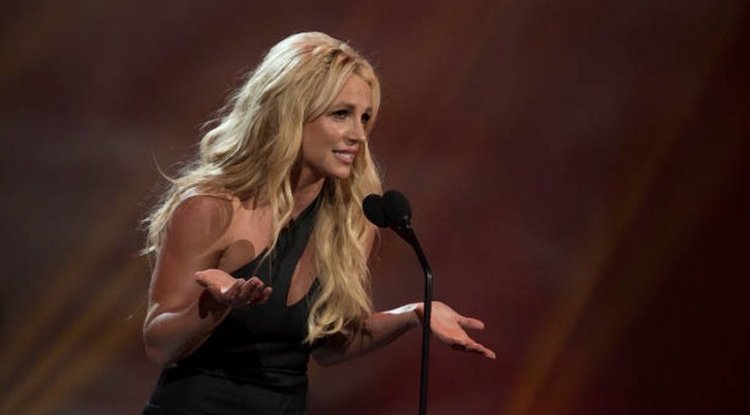 Britney Spears reacted to pregnancy rumors!