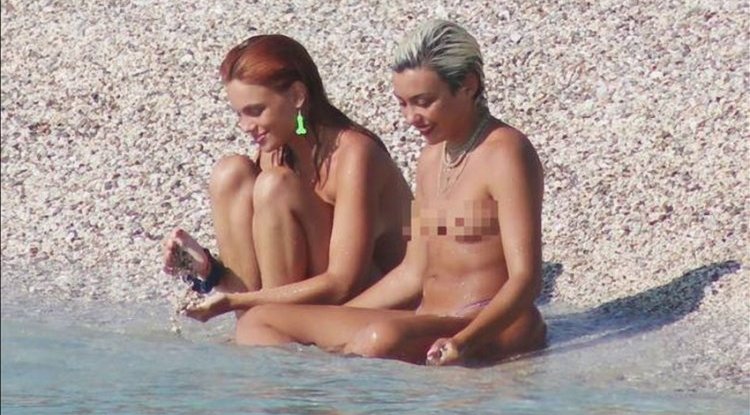 Martina Cariddi  and  Carla Diaz , the stars of the hit series 'Elite' bathed naked on the beach, they were not bothered by the flashes of persistent paparazzi