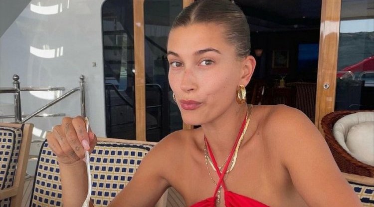 Hailey Bieber subtly supported Selena Gomez!