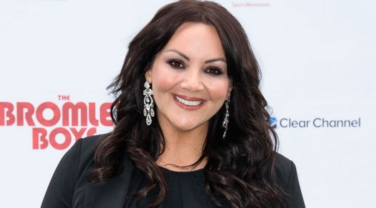 We remember Martine McCutcheon as a sweetheart from the cult romantic comedy in which she drove the British Prime Minister crazy, and today she seduces with topless photos!