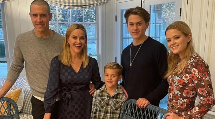 Reese Witherspoon confesses: "I gave birth to my first child and I went through hell!"