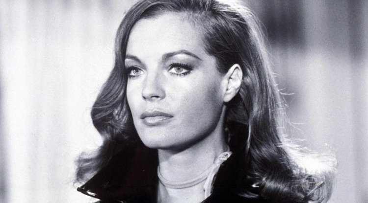 The man of her life had a child with another woman, her son died tragically: The incredible fate of the actress Romy Schneider