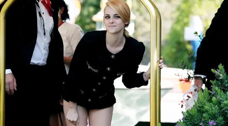 Premiere of the movie about Lady Di: Lead actress Kristen Stewart arrives in ultra short romper