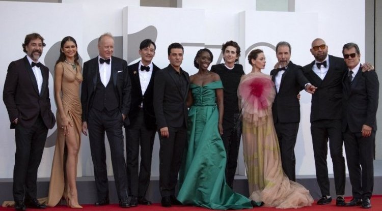 At the world premiere in Venice, the film 'Dune' was accompanied by an eight-minute standing ovation