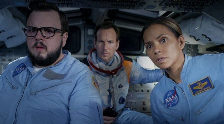 Halle Berry seeks to save the world in the SF film Moonfall