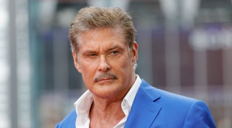 David Hasselhoff, Mitch from "Baywatch", released a new song: Germans will love him even more now