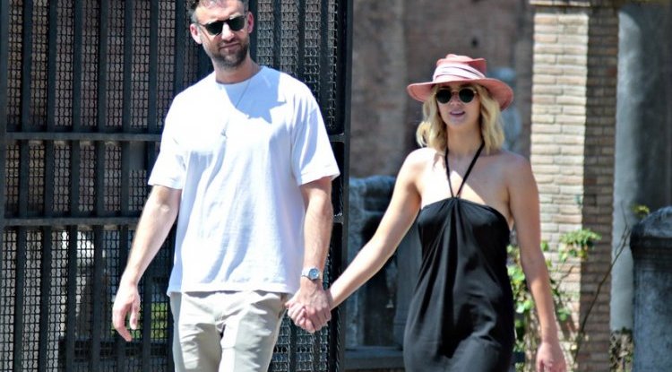 Actress Jennifer Lawrence is pregnant, her first child is on the way