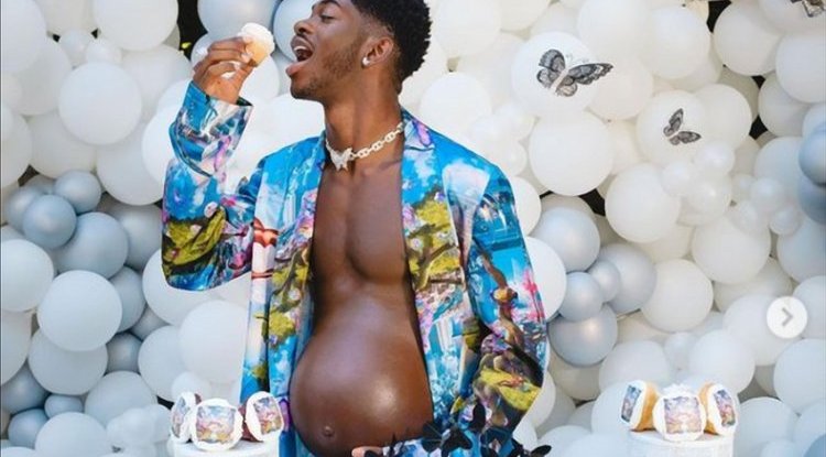 Controversial singer Lil Nas X "gave birth": After a few weeks of pregnancy, the baby arrived