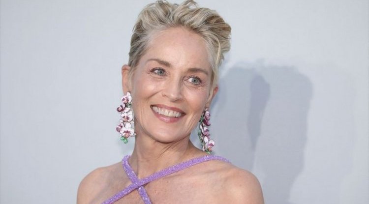 Sharon Stone at the age of 64 showed her body in a bathing suit, fans are amazed!