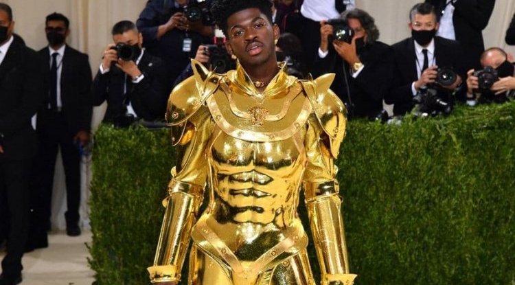 After 'giving birth',  Lil Nas X posed naked as a jaybird