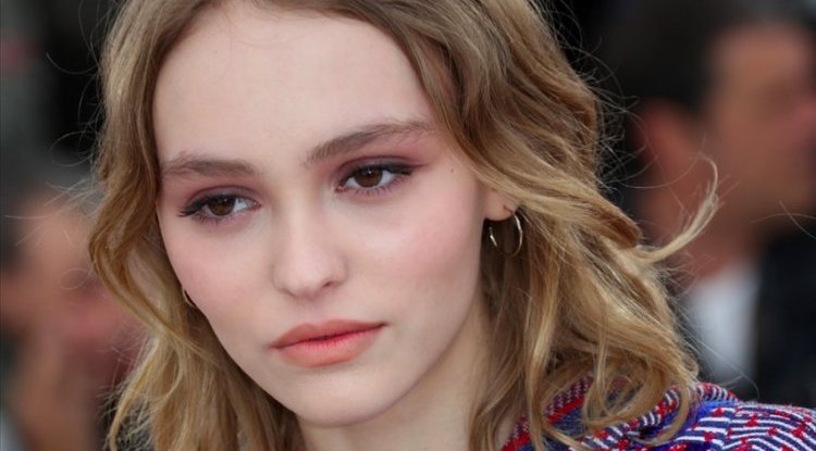 This is what Johnny Depp's daughter looks like: Lily-Rose has grown into a real Beauty