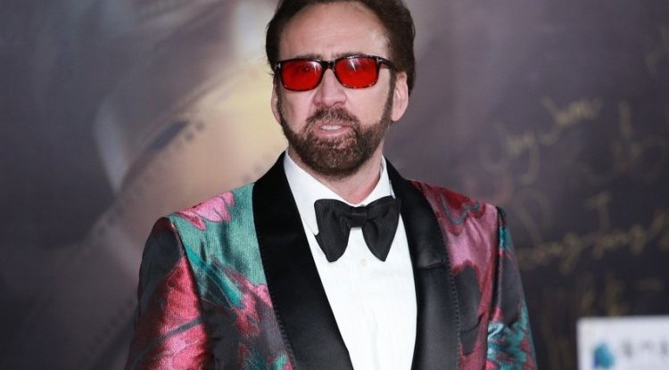 Intoxicated Nicolas Cage kicked out of a restaurant, the staff mistaken him for a homeless man!