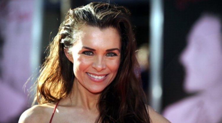 Alicia Arden from the "Baywatch" was caught by the paparazzi topless, but she did not try to hide anything from them