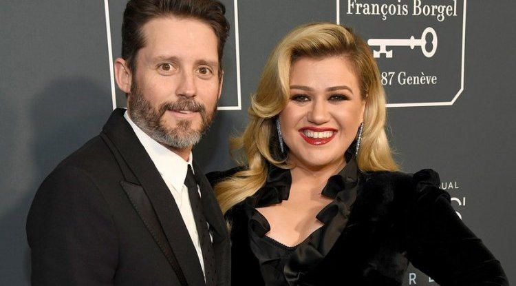 Kelly Clarkson received $ 10.4 million Montana ranch where her estranged husband has been living